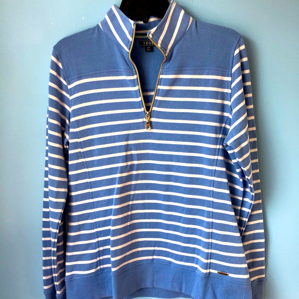 New with Tags Women’s IZOD Sweatshirt Size Small